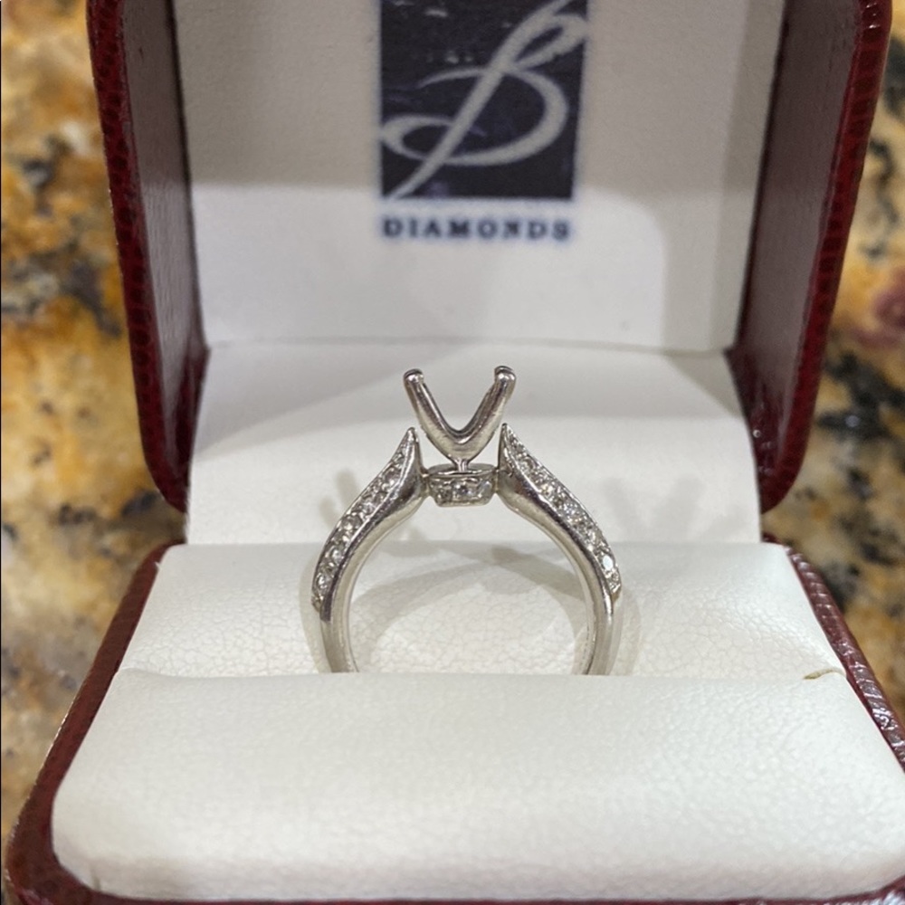 Verragio platinum engagement ring